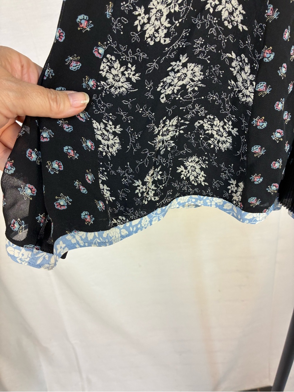 Club Monaco 100% Silk Accordion Pleat Mixed Print Tunic L - Picture 4 of 11